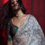Swastika Dutta Instagram – सीधा दिल पे निशाना लगा ?? 

Wearing @storeno.6 @srotoswinee 
Makeup & Hair-do by @arijit_kundu_makeup 
Clicked by @cine_tanmoy 
.
.
.

#unfilteredclicks #uneditiedphotography #candidshots #moodshots #sareelover #expressions #bollywoodsong #tollywood #actress #swastikadutta #fashionphotography #fashionshoot #instaupload #loveforcandidshots