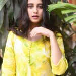 Swastika Dutta Instagram - the song got played,and she got carried away 🌻🙂🌤️🌧️🌿 Captured by @sarkardebarshi19 Makeup & Hair-do by @makechayanup For @bohurupi_santiniketan #SummerCollection 💛💚 Designed by @rabhisek #songoftheweek #summerfashion #stare #candidclick #instafashion #instamusic #instaupload #moodshot #eyes #expression #actress #tollywood #swastikadutta