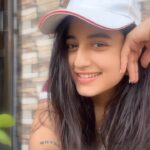 Swastika Dutta Instagram – Unmanageable wet hair and caps 😍 

#bollywoodsongs #midweekreels #instamusic #vibecheck #songoftheday🎧 #instaupload #mebeingme🤪