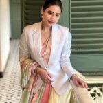 Swastika Dutta Instagram - Handloom day with @calcuttatimes ❤️ Wearing @rabhisek @bohurupi_santiniketan Makeup & Hair-do by @abhijith_chanda & Team.! “They create the national pillars by their hard work and dedication.They weave and this is all because they want to work for their country” Happy Handloom Day everyone! 🌼💖🥰 Thank You @ruman_ganguly Mam🥰🤗