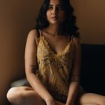 Swastika Dutta Instagram – Tum alaag bhi ho,aur ajeeb bhi 🍁

Captured by @tales_by_suvyn 
Makeup & Hair-do by @sonam_makeupartist 
Styled by @neelsaha_styled_by_blue 
.
.
.

#fashionstatement #moments #sunkissedbelike #fashionshoot #casualfashion #comfortoverfashion #instafashion #instagood #minimalmakeuplook #candids #❤︎
#tollywood #actress #swastikadutta #expressions