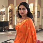 Swastika Dutta Instagram – Love what you Do
Do what you Love 💛
When you enjoy going to work,When you Love your character,When you Love your Team,When you Love your show..it automatically brings you result.. 😇😍💛
💛- “ঝিলমিল-uncut”
#afternoonslot #megaserial #tomarkholahaowa #toppingtheTRPcharts #slotleader #jhilmil #ventriloquist #youngestmotherinlaw #tollywood #actress #swastikadutta