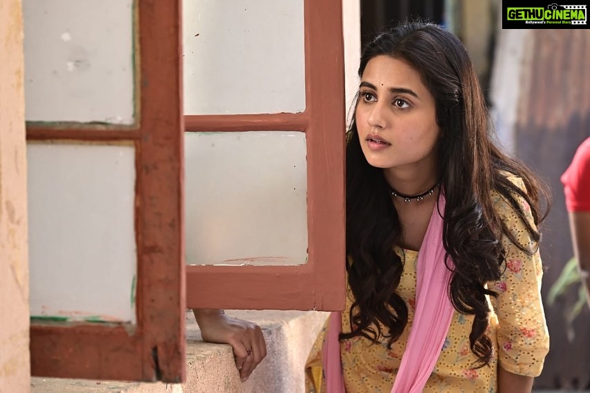Swastika Dutta Instagram - Love what you Do Do what you Love 💛 When you enjoy going to work,When you Love your character,When you Love your Team,When you Love your show..it automatically brings you result.. 😇😍💛 💛- “ঝিলমিল-uncut” #afternoonslot #megaserial #tomarkholahaowa #toppingtheTRPcharts #slotleader #jhilmil #ventriloquist #youngestmotherinlaw #tollywood #actress #swastikadutta