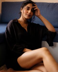 Swastika Dutta Instagram - तू तबाही मेरी 🌿🍁
.
.
.
.

Captured by @saurabhbasu 
Styled by @neelsaha_styled_by_blue 
Makeup & Hair-do by @sonam_makeupartist 
.
.
.

#feels #expressions #tollywood #actress #swastikadutta #instacasual #vibes #shoot #moodshot #🙂❤️