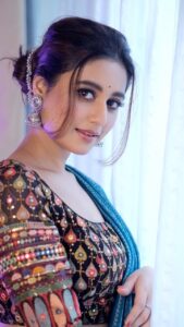 Swastika Dutta Instagram - মাঝে আর মাএ একটা দিন…তাতে কি আজ তো শুভ নবমী 💙 Styled by @subrata4462 Wearing @shimontinii Makeup & Hair-do by @baban.islam.54 Videography and Edit by @souravchel.photography #metadurgapujasquad #pujoadda #durgapujo2023 #nabamivibes #instafashion #instareels #reelsindia #expressions #tollywood #actress #swastika #sareelover #fashionablesarees #fashionshoot