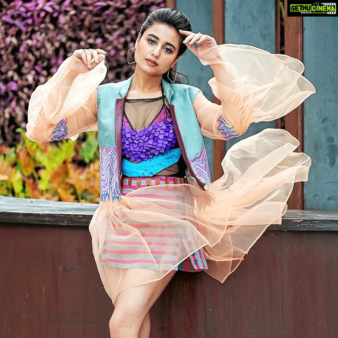 Swastika Dutta Instagram - Body Beautiful with @t2telegraph Wearing @fashionabhishek π«Άπ» #FATAFATI My next big screen release this 12th May at your nearest theatres. π¬β¨ππ«Άπ»π #windowsproduction #artireamukherjee #bikisen #mynextbigscreenrelease #fatafati #abirchatterjee #ritabharichakraborty #bodyshaming #bigscreen #society #story #thursday #entertainment #t2telegraph