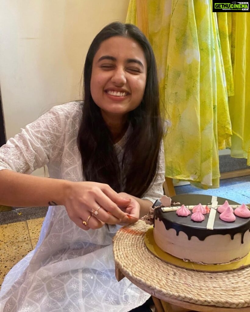 Swastika Dutta Instagram - 23/04/23… happy birthday girl 🥂🥳😍☺️ And to everyone who loved me,loves me through my thick and thin.. You made it girl cheers to every single day you stood lively,happy,sad,joyful,loving.. cheers to being the most responsible daughter,a friend a lover and an Actor. Cheers to You Swastika 🥂🥳😘 May you shine bright May you settle May you love hard May you respect more May you Work your ass off.. You have got it through You will get it through Happy Birthday lady.! 🫶🏻 It’s gonna be your year because it’s 2023 v/s 23 (April) Cheers to a new life ahead ♥️