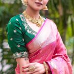 Swastika Dutta Instagram - তোমাদের জন্য ষষ্ঠী সকাল…. শুভ হোক পুজো 🌸🙏❤️ Styled by @subrata4462 Wearing @shimontinii Makeup & Hair-do by @baban.islam.54 Videography by @souravchel.photography #metadurgapujosquad #pujoadda #durgapujo2023 #subhoshosthi #bengaliactress #instagreels #reelsindia #sareelover #festivevibes #positivity #actress #tollywoodactress #swastikadutta #sareefashion #ethnicwear #instagood #instalike