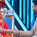 Swastika Dutta Instagram – দাদার সাথে দাদাগিরি 🏏🧐😇🥰💙
আসছি 10th November @zeebanglaofficial Presents #দাদাগিরি-তে !! 

ঠিক রাত ৯.৩০টায় 
Don’t miss the special episode friends ❤️

Wearing @storeno.6 @srotoswinee 
Makeup by @papiyachanda 
.
.
.

#diwalispecial #diwalispecialepisode 
#zeebangla #dadagiriunlimited #souravganguly #celebrityguests #quizzshow #tollywood #actress #swastikadutta 

@souravganguly 🤩🙏