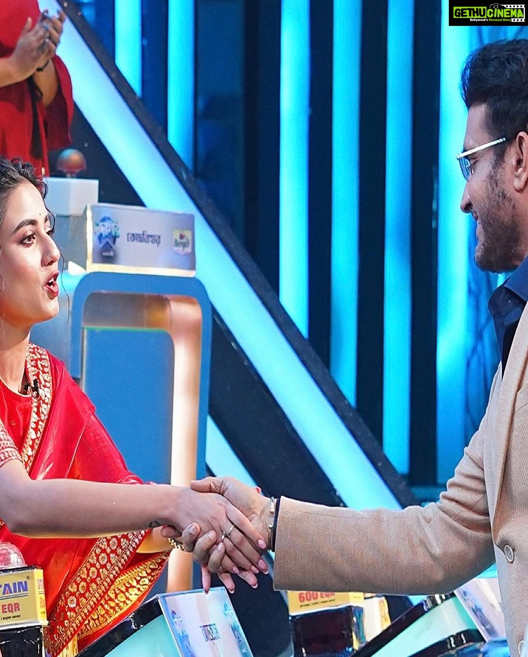 Swastika Dutta Instagram - দাদার সাথে দাদাগিরি 🏏🧐😇🥰💙 আসছি 10th November @zeebanglaofficial Presents #দাদাগিরি-তে !! ঠিক রাত ৯.৩০টায় Don’t miss the special episode friends ❤️ Wearing @storeno.6 @srotoswinee Makeup by @papiyachanda . . . #diwalispecial #diwalispecialepisode #zeebangla #dadagiriunlimited #souravganguly #celebrityguests #quizzshow #tollywood #actress #swastikadutta @souravganguly 🤩🙏