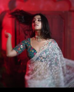 Swastika Dutta Instagram - सीधा दिल पे निशाना लगा ?? 

Wearing @storeno.6 @srotoswinee 
Makeup & Hair-do by @arijit_kundu_makeup 
Clicked by @cine_tanmoy 
.
.
.

#unfilteredclicks #uneditiedphotography #candidshots #moodshots #sareelover #expressions #bollywoodsong #tollywood #actress #swastikadutta #fashionphotography #fashionshoot #instaupload #loveforcandidshots