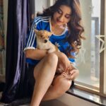 Swastika Dutta Instagram - Hey,dooo beee dooo bee dooo.. Cheeni 🐶🐾 @diariesofwhiskey 🐾🥰☀️⛅️ #moodlifting #wednesdayvibes #shootdiaries #inbetweenshoot #pawsitive #pawsitivevibes #pawlove