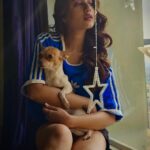 Swastika Dutta Instagram - Hey,dooo beee dooo bee dooo.. Cheeni 🐶🐾 @diariesofwhiskey 🐾🥰☀️⛅️ #moodlifting #wednesdayvibes #shootdiaries #inbetweenshoot #pawsitive #pawsitivevibes #pawlove