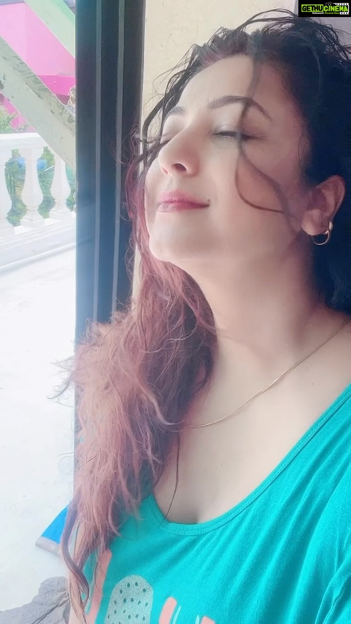 Sweety Chhabra Instagram - Good evening dosto ❤️#oldisgold #bollywood #trendingsongs #classy #indian #lovesongs