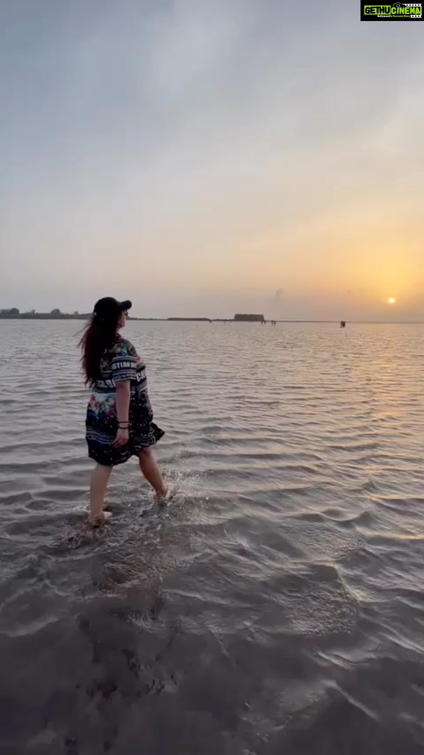 Sweety Chhabra Instagram - #beachvibes #sunday #postivevibes