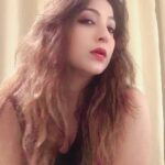 Sweety Chhabra Instagram - नज़र नज़र का फर्क है दोस्तो, किसी को ज़हर लगते हैं किसी को शहद।😉
