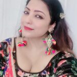 Sweety Chhabra Instagram - Good morning dosto❤️ After garba reaction jab 10 baje band kar diya Tha 😜 Abhi to garba ka mood bana Tha yaar 😄😆