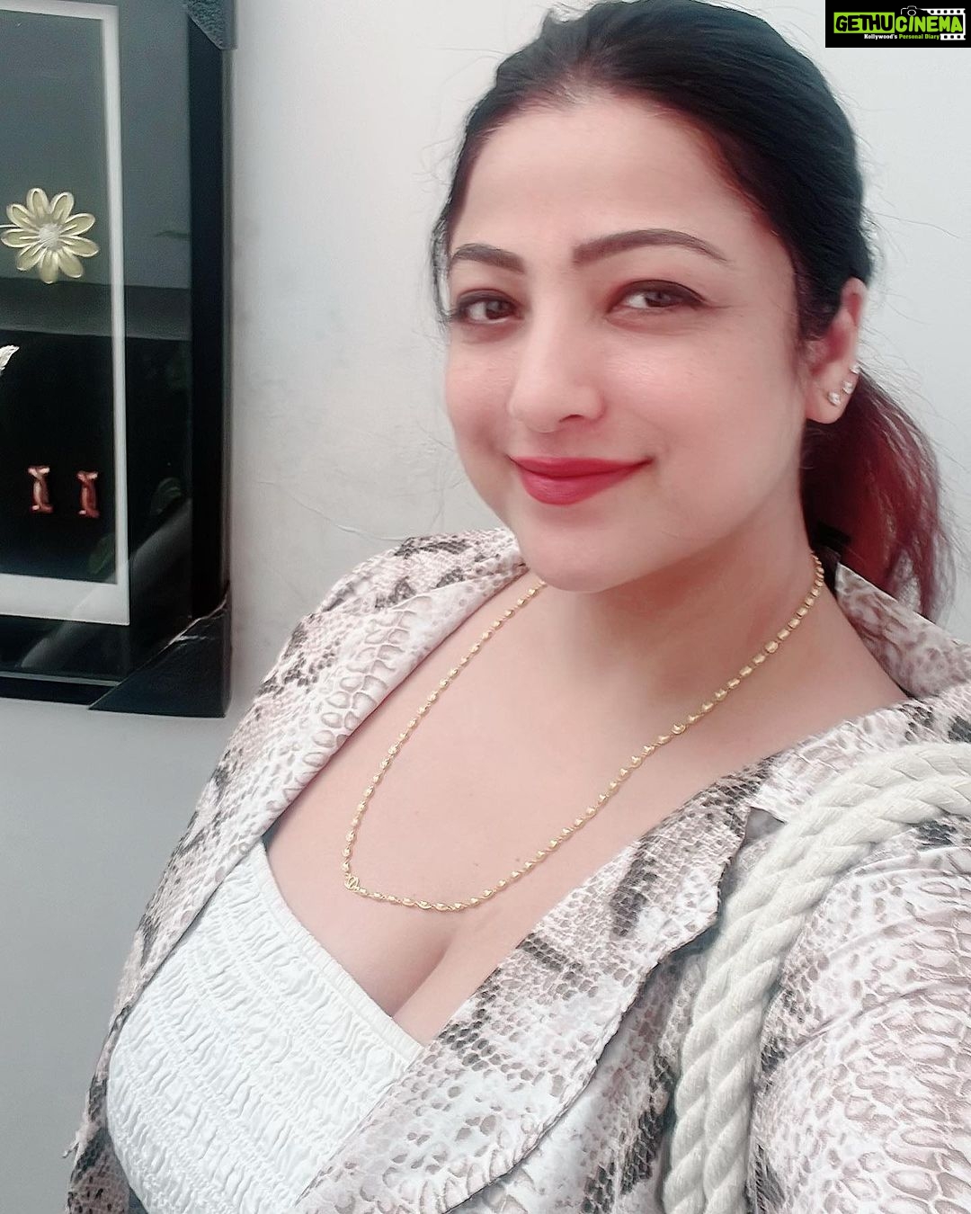 Sweety Chhabra Instagram - Good noon dosto ❤️