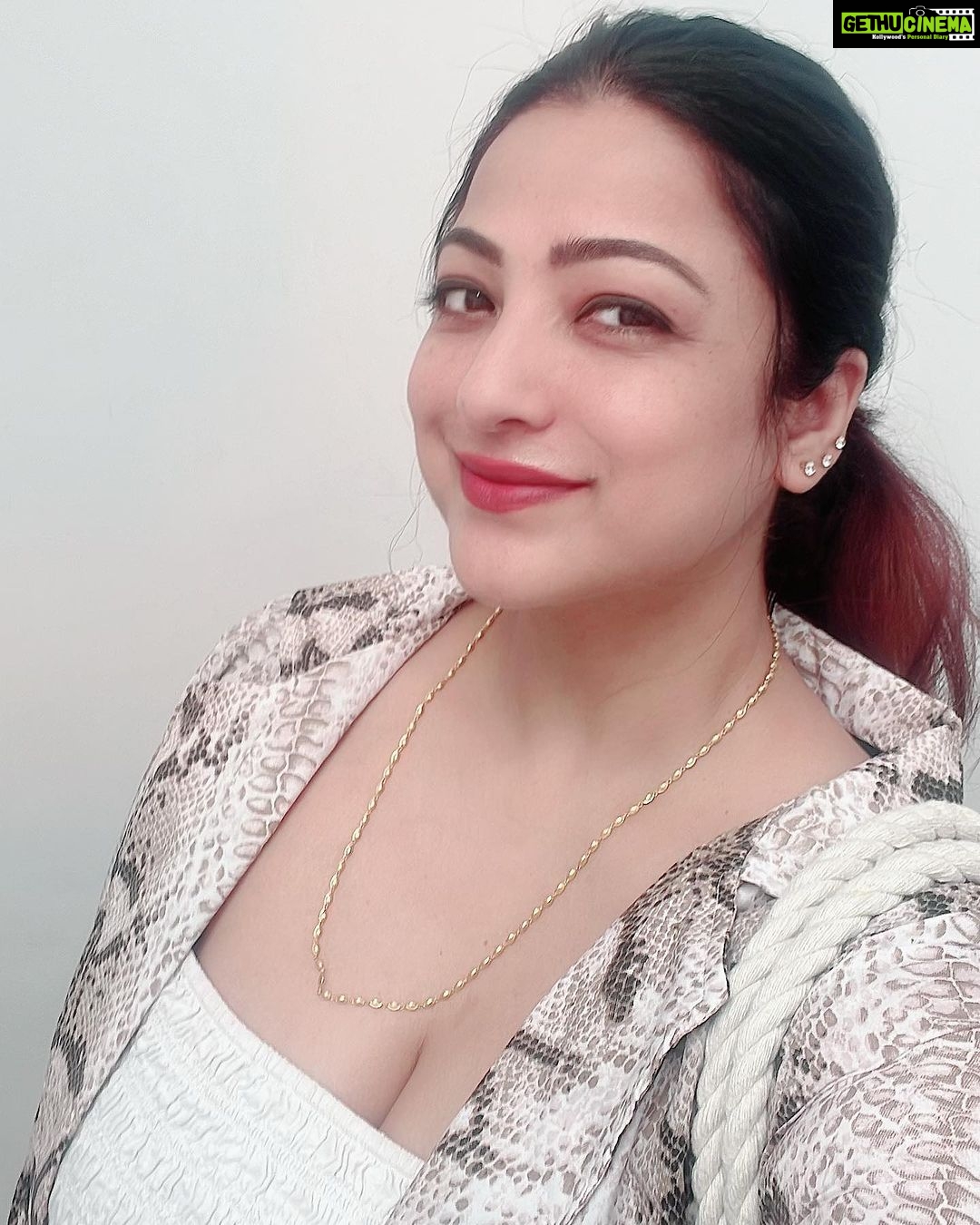 Sweety Chhabra Instagram - Good noon dosto ❤️