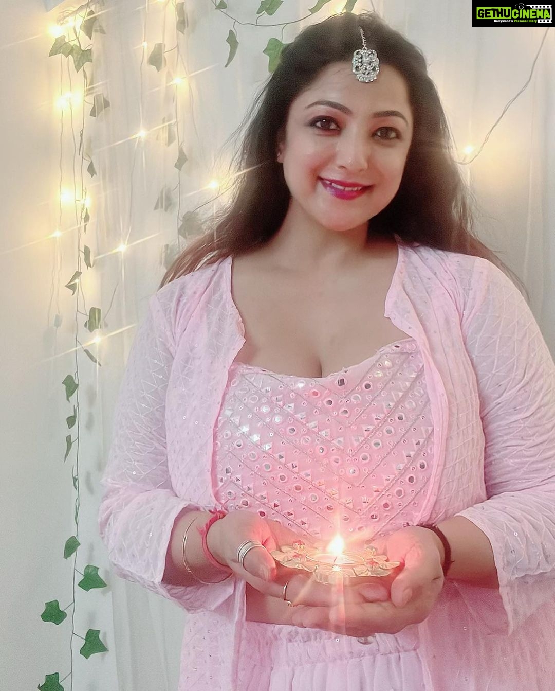 Sweety Chhabra Instagram - Happy diwali mere pyare dosto ❤️#happydiwali