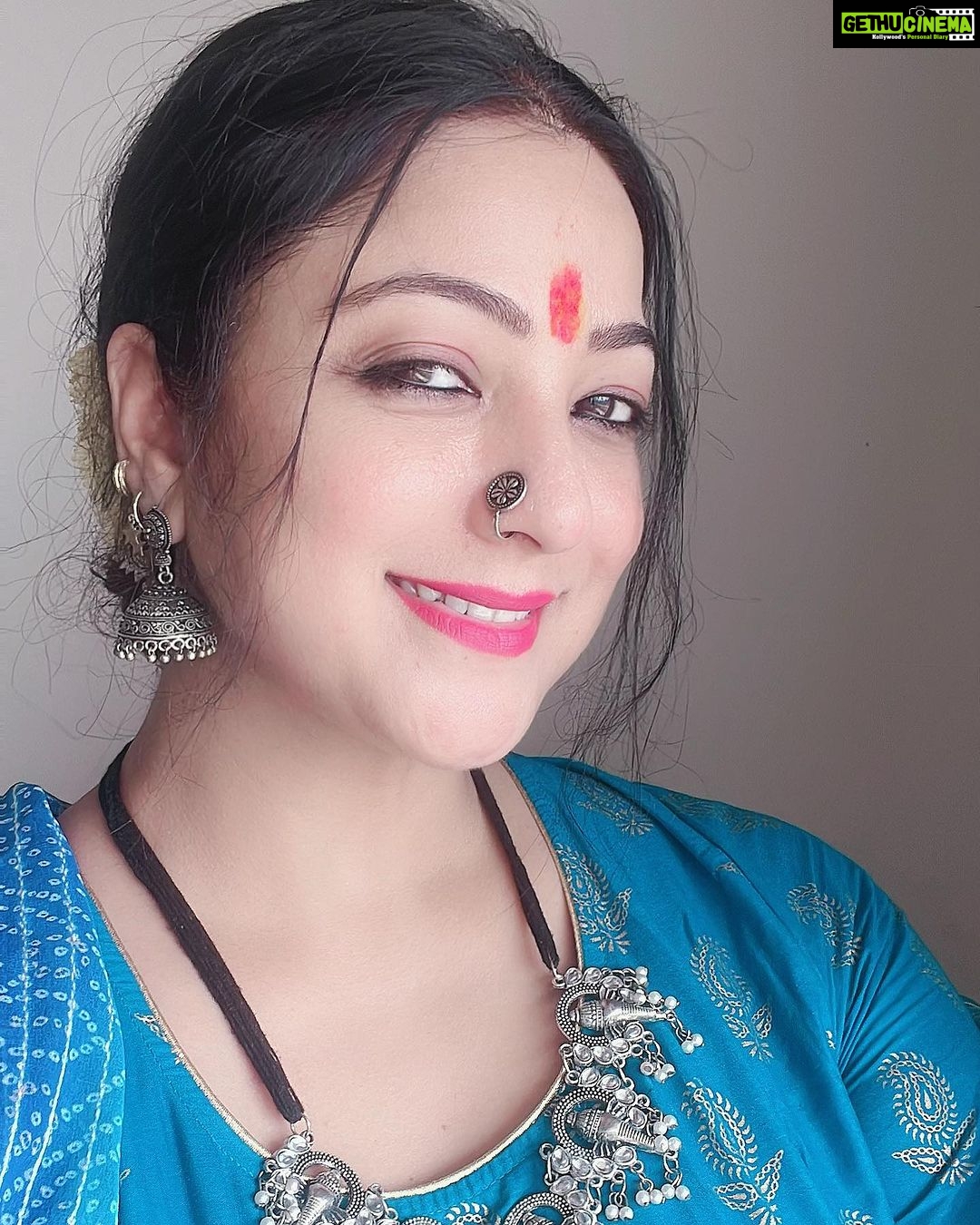 Sweety Chhabra Instagram - सुरासम्पूर्णकलशं रुधिराप्लुतमेव च। दधाना हस्तपद्माभ्यां कुष्मांडा शुभदास्तु मे। तेजस्विनी व आदिशक्ति एवं माँ भगवती की चतुर्थ स्वरूपा माँ कुष्मांडा जी आप सभी के जीवन से रोग-शोक दूर कर, आयु-यश में वृद्धि करें। #MaaKushmanda #Navratri #Navratri2023 #fasting #jaimatadi