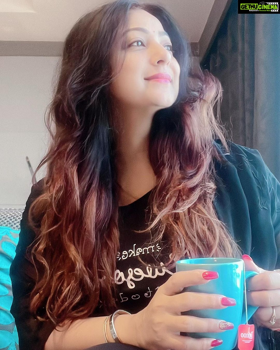 Sweety Chhabra Instagram - Good morning dosto ❤️#morningvibes #positiveaffirmations#morningtea #loveyourself #lifestyle