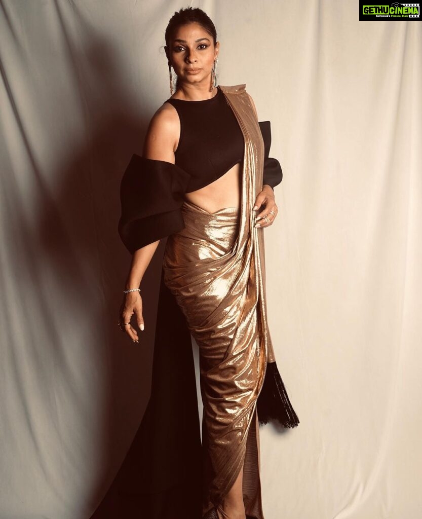 Tanishaa Mukerji Instagram - My golden lady @tanishaamukerji ✨💫 Stylist - @parikshaat Outfit - @labeld Jewellery - @gehnajewellers1 Photographer - @wadhwaniyaash #TanishaMukherjee #Photography #StyleFile #HungamaAwards #Bollywood #Diva #Diwali2023 #Fashion #Mumbai #India #Trending #Style #Diva #Stunner #Chic #BollywoodHungamaAwards #StyleCity #City #tanishamukherji #jhalakdikhlajaa #styleicon