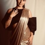 Tanishaa Mukerji Instagram - ⭐️ rry nite! Stylist - @parikshaat Outfit - @labeld Jewellery - @gehnajewellers1 Photographer - @wadhwaniyaash