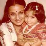 Tanishaa Mukerji Instagram - I always loved to dress up like my mom! Look at our matching bindis ! The love of my life ❤️ #tanuja