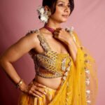 Tanishaa Mukerji Instagram - Shubo Saptami💫 In Frames - @tanishaamukerji Outfit - @payalsinghal Jewellery - @tyaanijewellery Stylist - @parikshaat Photographer- @wadhwaniyaash #TanishaMukherjee #DurgaPuja #StyleFile #Photography #Bollywood #Yellow #IndianWear #IndianCouture #PayalSinghal #FashionShoot #IndianJewellery #Jewellry #TyaaniJewellery #Navratri #Indian #IndianWedding #IndianBride #Bridal