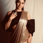 Tanishaa Mukerji Instagram - My golden lady @tanishaamukerji ✨💫 Stylist - @parikshaat Outfit - @labeld Jewellery - @gehnajewellers1 Photographer - @wadhwaniyaash #TanishaMukherjee #Photography #StyleFile #HungamaAwards #Bollywood #Diva #Diwali2023 #Fashion #Mumbai #India #Trending #Style #Diva #Stunner #Chic #BollywoodHungamaAwards #StyleCity #City #tanishamukherji #jhalakdikhlajaa #styleicon