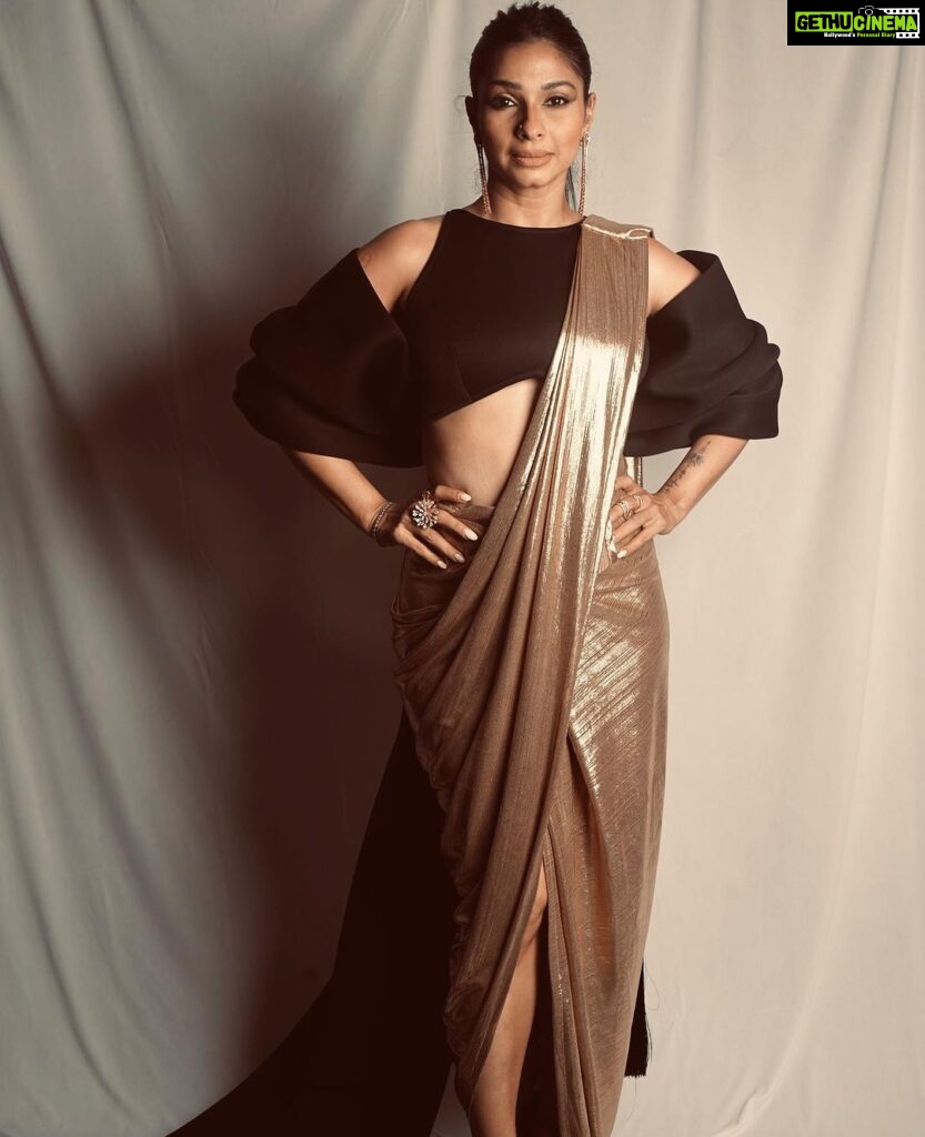 Tanishaa Mukerji Instagram - My golden lady @tanishaamukerji ✨💫 Stylist - @parikshaat Outfit - @labeld Jewellery - @gehnajewellers1 Photographer - @wadhwaniyaash #TanishaMukherjee #Photography #StyleFile #HungamaAwards #Bollywood #Diva #Diwali2023 #Fashion #Mumbai #India #Trending #Style #Diva #Stunner #Chic #BollywoodHungamaAwards #StyleCity #City #tanishamukherji #jhalakdikhlajaa #styleicon