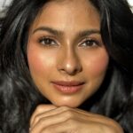 Tanishaa Mukerji Instagram - No makeup makeup takes a lot more precision and time than layering a face with makeup But if you have a face like @tanishaamukerji who is gorgeous inside out none of the above applies as less is more for this beauty #tanishamukherjee