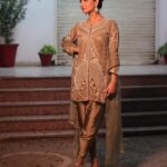 Tanu Grewal Instagram – #pitaaranight ✨ Maujaan Hi Maujaan releasing Oct 20th 
Wearing: @youngberry_official 
Hair: @krishna.hairstylist