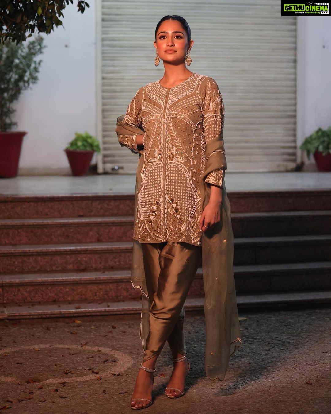 Tanu Grewal Instagram - #pitaaranight ✨ Maujaan Hi Maujaan releasing Oct 20th Wearing: @youngberry_official Hair: @krishna.hairstylist