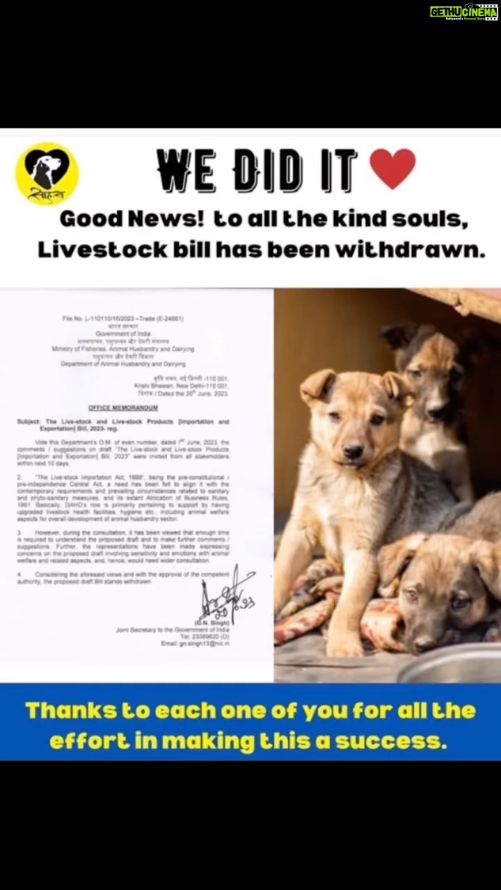 Tanushree Chatterjee Instagram - Thank god ,ap sabhi ko dil se dher sari shubkamnaye jo logo ne ye anhoni hone se bachaya hamara bharat bohot hi bara galat kadam uthane ja raha tha lekin ap sab ne is ko rok dia kya kasur he in janwar ka ye bejuban to apni taklif ko jaya bhi nahi sakte. Or naa hi bhuk lagne pe mang sakte he ap se anurod he ππ ek roti kamse kam khila do or agar apki capacity he to plz ek road side dog ko adop karlo log bare bare dogs ko adop karte he lekin wo ek business he aisa hone se roke and road ke dogs ko adop kare taki ek ki life shukhal rahe unhe zyada zarurat he pyar ki ek roti ki plz sab sath de π