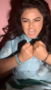Tanushree Chatterjee Instagram - Kya loge tum ?

#trendingreels #viral #bprak