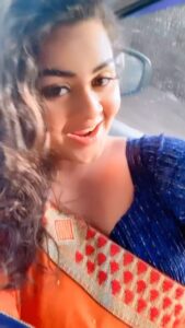 Tanushree Chatterjee Instagram - On the way 🚗 #tanushree#instagood #comedyvideos #beautifullevening#saree#goodevening#sunset#safar#nayasafar#instagram #instamood #trending#viralvideos