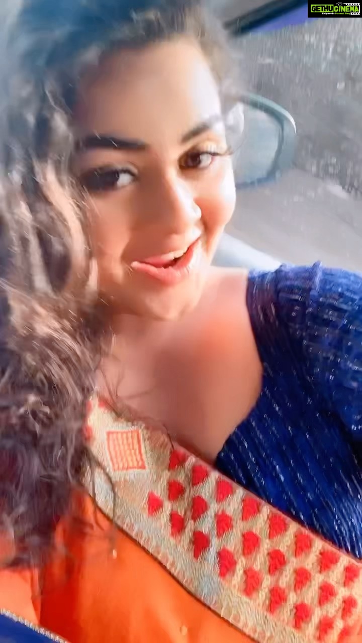 Tanushree Chatterjee - 2.2K Likes - On the way 🚗 #tanushree#instagood #comedyvideos #beautifullevening#saree#goodevening#sunset#safar#nayasafar#instagram #instamood #trending#viralvideos