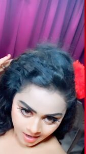 Tanushree Chatterjee Instagram - @Naino wale ne #hotnessoverload #masti #mastitime #instagood #instagram #instadaily #trending #viral #reelkarofeelkaro #goodevining #reddress #newdress #fashion#smokyeyeshadow