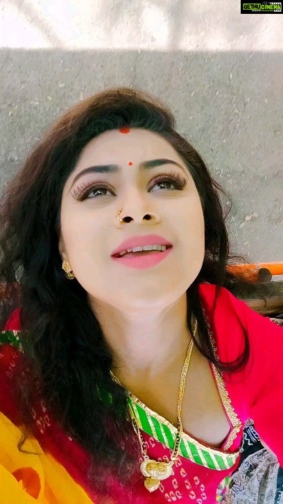 Tanushree Chatterjee Instagram - Free time from set👉🎥apne to apne hote he🎥 chalo thora insta insta khelte he 😜