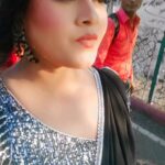 Tanushree Chatterjee Instagram – Tum jan jan kehe meri jaan le gaye 😜
 #trending #walkingreels #instareels #viralreels