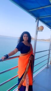 Tanushree Chatterjee Instagram - can u tell me ki kya horaha he ? 

#goodmorning #instamood #instafashion #insta #instadaily #instagram #memorialdayweekend #enjoy #jabbalpur_memories #feel