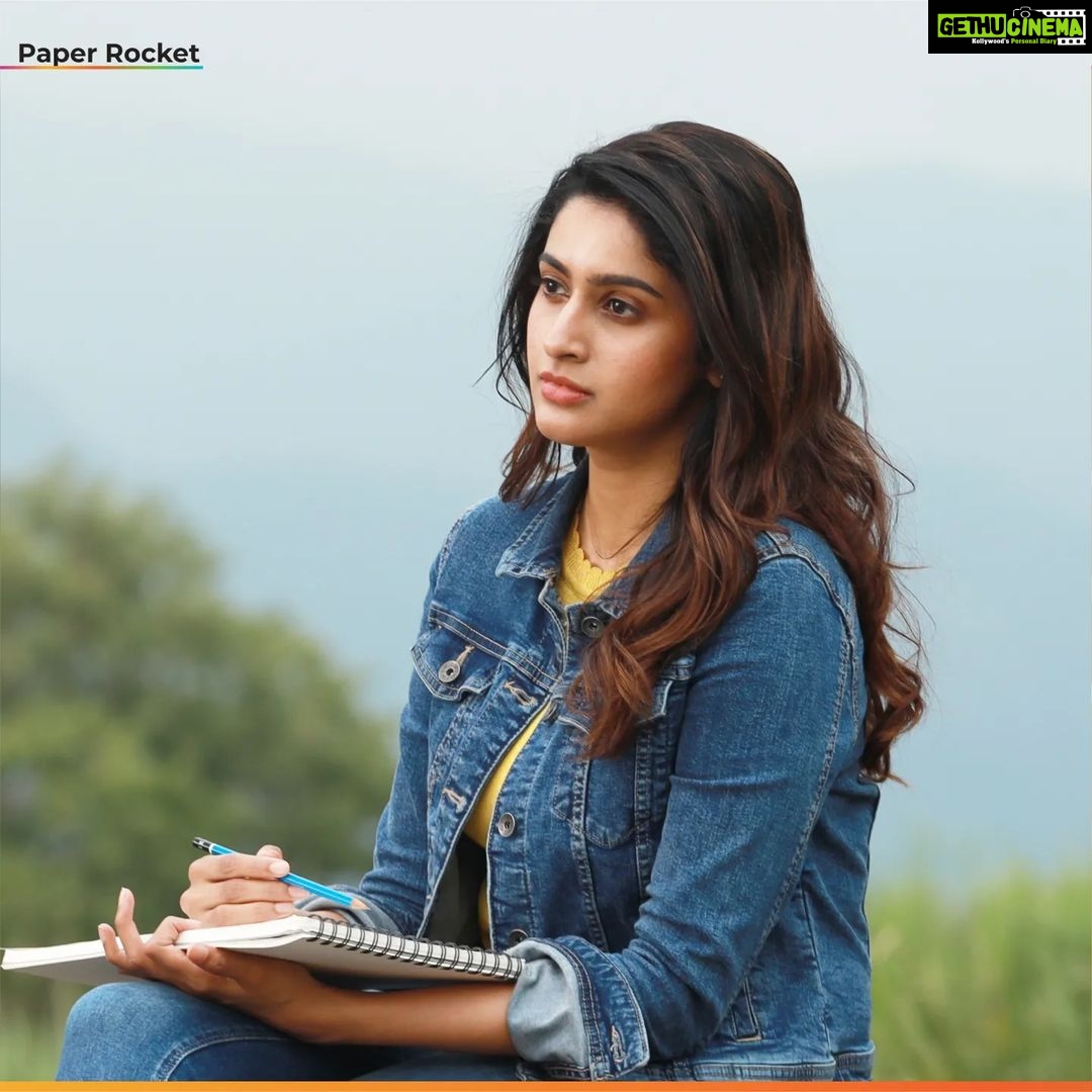 Tanya Ravichandran Instagram - Witness @itstanya_official as Ilakiya sweep you off your feet with her charming performance. #PaperRocket #PaperRocketOnZEE5 #ZEE5 #ZEE5tamil Watch now: Link in bio @kalidas_jayaram @kiruudhay @nirmal.palazhi @actor_karunakaran @gourigkofficial @kaaliactor @chinni.jayanthofficial @poornimabhagyaraj @dharankumar_c @sidsriram @sagarpentela @riseeastentertainment @ZEE5India @simonkking ramyanambessan @kukarthikoffl @vidhuayyanna @Leelavathi_kumar @richardmnathan @editorkishore @saktheevenkatraj.m @kavitha_j1 @cha._n._dru @Senthil_gram @thinkmusicofficial @teamaimpro