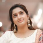 Tanya Ravichandran Instagram - Say cheeeeseeee 😬😬 📸 : @karthikakphotography