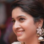 Tanya Ravichandran Instagram - Say cheeeeseeee 😬😬 📸 : @karthikakphotography