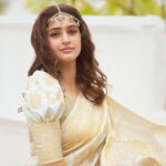 Tanya Ravichandran Instagram - ❤️❤️ Silverscreen Stylist: @ratikhavenugopal Cam @iamvigneshjayakumar CC: @gouthamgeorgedop Makeup @bride.up Hair : @prabhakaran486 Blouse: @myurabyanithaprabhu Saree: @flauntbyratz Shoes: @feeltwenty @teamaimpro