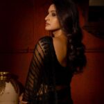 Tanya Ravichandran Instagram - It’s not an attitude, its the way I am 😎 P.c - @kiransaphotography Mua - @makeupbywanshazia Hair - @prabhakaran486 Styled by @indu_ig Styling team @_.nevedhitha._ Saree @knotweddinghouse Jewelry @fineshinejewels