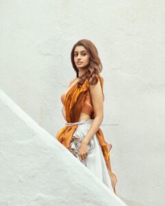 Tanya Ravichandran Instagram - Simplicity is the key note of all true elegance 😇

Stylist:  @ratikhavenugopal 
Garments @flauntbyratikha 
Blouse @myurabyanithaprabhu 
Cam @iamvigneshjayakumar
Hair @prabhakaran486