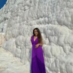 Tanya Sharma Instagram – Finally we experienced this beauty ✨ and oh boy pictures don’t do justice to it ! 
P.s – it was super sunny n crowded but we managed to do our thing as always 😂😂😂 #sharmasisters #pamukkale #antalya #turkey #travel #love #tanyasharma Pamukkale,Turkey